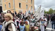 Les écoliers costumés remontent le temps aux Médiévales du Malzieu