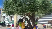 Les enfants de Sauvian rendent hommage à la Résistance avec des décorations