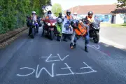 Les motards en colère taguent les routes pour la sécurité dans le 17