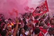 Ligue des champions : malgré la défaite d'Arsenal, une marée rouge et blanche à Londres