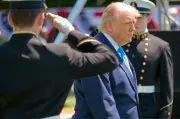 L'Iran examine une nouvelle proposition de paix américaine, Trump temporise