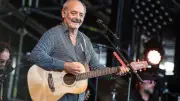 Louis Chedid chante pour les enfants en danger au Théâtre Montparnasse