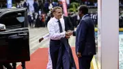 Macron court avec Kipchoge à Nairobi : une séquence inédite au Kenya