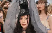 Madonna lance une pique à Charli XCX sur le dance floor mort