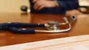 Médecins radiés en France exercent en Belgique : le système IMI défaillant