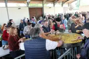 Monbazillac : l'omelette à l'aillet fête ses 36 ans sous la halle