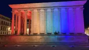 Nîmes : la Maison Carrée aux couleurs de l'arc-en-ciel contre l'homophobie
