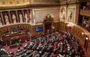 Non, les sénateurs n'ont pas trois mois de vacances l'été