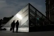 Nouveau patron du Louvre confirme 1 milliard d'euros de travaux