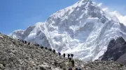 Népal : Kami Rita et Lhakpa Sherpa battent des records sur l'Everest