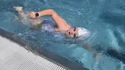 Ornella parcourt 3 500 m à la nage pour sensibiliser aux tumeurs cérébrales