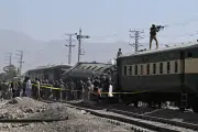 Pakistan : au moins 24 morts dans une attaque à l'explosif contre un train militaire