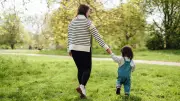À Paris, la double vie des parents séparés entre fête et coquillettes