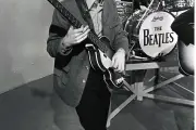 Paul McCartney vu par ses fans célèbres : Laurent Voulzy, Julien Clerc, Antoine de Caunes...
