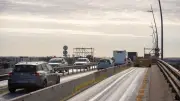 Peinture blanche sur le viaduc de Calix à Caen pour réduire la chaleur