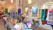 Peinture sur soie : l’exposition dévoile ses trésors à Pomérols