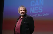 Peter Jackson ému aux larmes à Cannes, reçoit la Palme d'or d'honneur