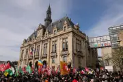 Polarisation politique : quand les extrêmes se ressemblent dans la rhétorique raciale