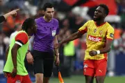 Pourquoi les arbitres de la finale de la Coupe de France portaient un maillot numéro 84