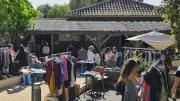 Premier vide-dressing au Cap’Mas : ambiance conviviale malgré une faible affluence