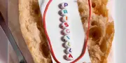 Priscilla face aux prénoms composés et noms à particule