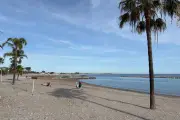 Quatre plages interdites à la baignade à Saint-Laurent-du-Var : les raisons