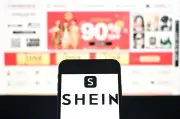 Rachat d'Everlane par Shein : la colère des clients monte sur les réseaux sociaux