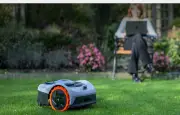 Robot tondeuse Segway Navimow i205 AWD : jusqu'à 45% de pente