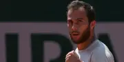 Roland-Garros 2026 : Kouamé et Gaston mènent Sinner en difficulté