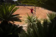 Roland-Garros : la terre battue, star du tournoi, a disparu des courts en France