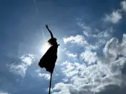 Rozéo, l'oscillation du paysage : un ballet aérien au festival Les Jours heureux