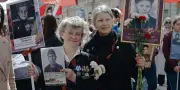 À Saint-Pétersbourg, la marche du Régiment immortel au service de la propagande