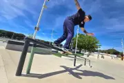 South Tour : les skateurs enchaînent les figures au skatepark de Fréjus