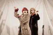 Spectacle au théâtre de la Coupe d'or : la mode en chansons