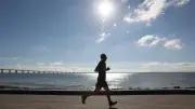 Sport en forte chaleur : les conseils d'un médecin pour éviter les risques