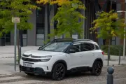 Stellantis promet des petites voitures électriques bon marché pour 2028