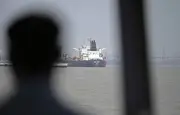 Tensions à Ormuz : Trump lance une opération, l'Iran menace