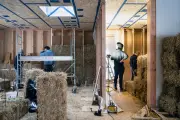 Terre crue et paille : repolitiser notre rapport aux matériaux de construction