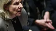 Tribune anti-Bolloré : la ministre de la Culture dénonce une réponse disproportionnée