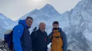 Trois générations de la famille Joujoux au pied de l'Everest