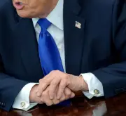Trump menace de hausser les droits de douane sur les véhicules européens