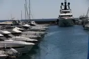 Uber Boat : location de bateaux sans permis à Nice, Cannes, Toulon et Saint-Tropez dès 2026