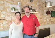 Un couple ouvre Le Cellier, nouveau restaurant à Castillonnès