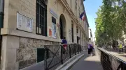 Vague de chaleur : parents d'élèves entre inquiétude et résignation à Paris