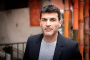 Valentin Musso explore les secrets de famille dans « Le Domaine aux secrets »