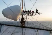 Vente de photos de L'Hermione : un médiaman agit pour sauver la frégate