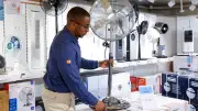 Ventilateurs et clims : les Parisiens s'équipent face à la chaleur