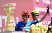 Vingegaard s'impose au sommet du Corno alle Scale, Eulalio garde le rose