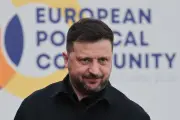 Zelensky dénonce 800 drones russes le jour de la visite de Trump en Chine