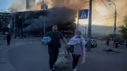 Zelensky : missile Orechnik russe vise l'Ukraine, 4 morts près de Kiev